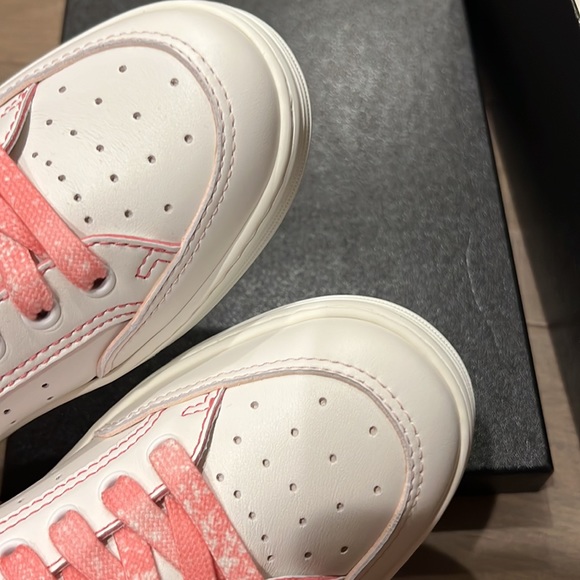 Chanel 21P white pink tennis logo sneakers 38 - Picture 5 of 9
